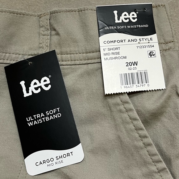 Lee® Plus Mid Rise Cargo Short Size 20W - Picture 3 of 3